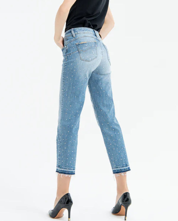 Jeans cropped confeccionados en denim con lavado claro